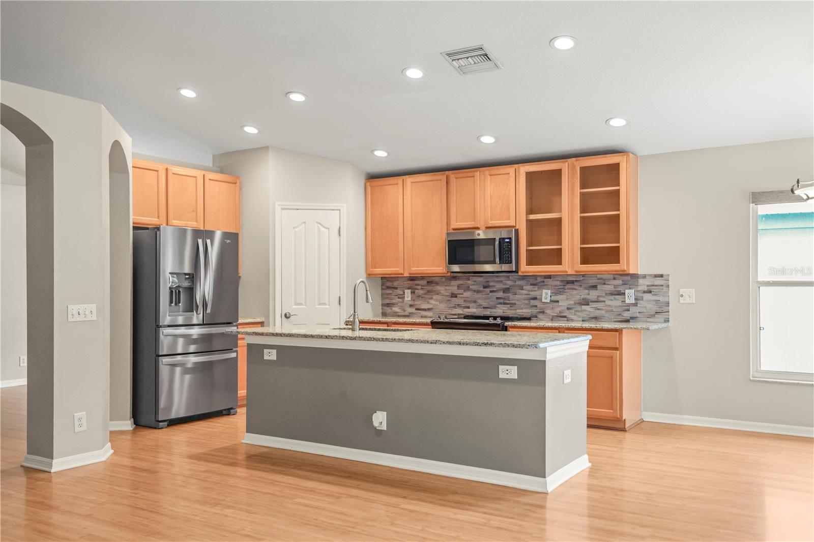 Image 34 of 74 For 826 Addison Drive Ne