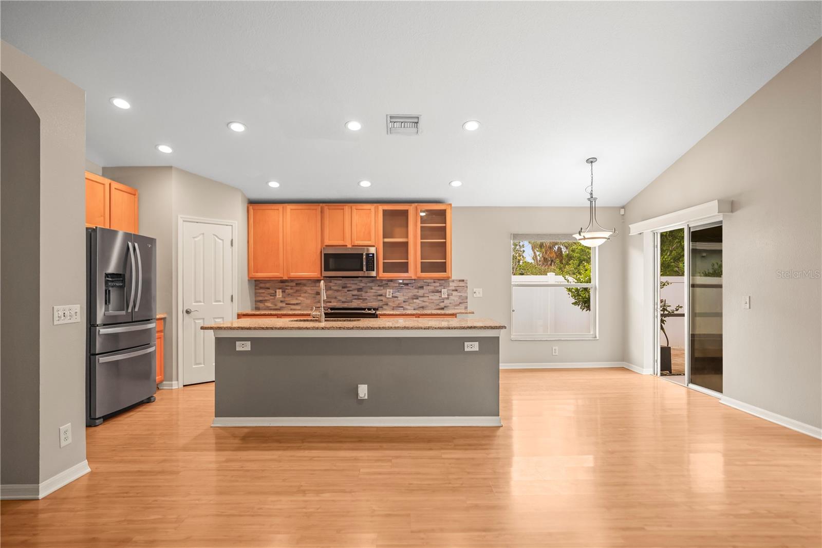 Image 35 of 74 For 826 Addison Drive Ne
