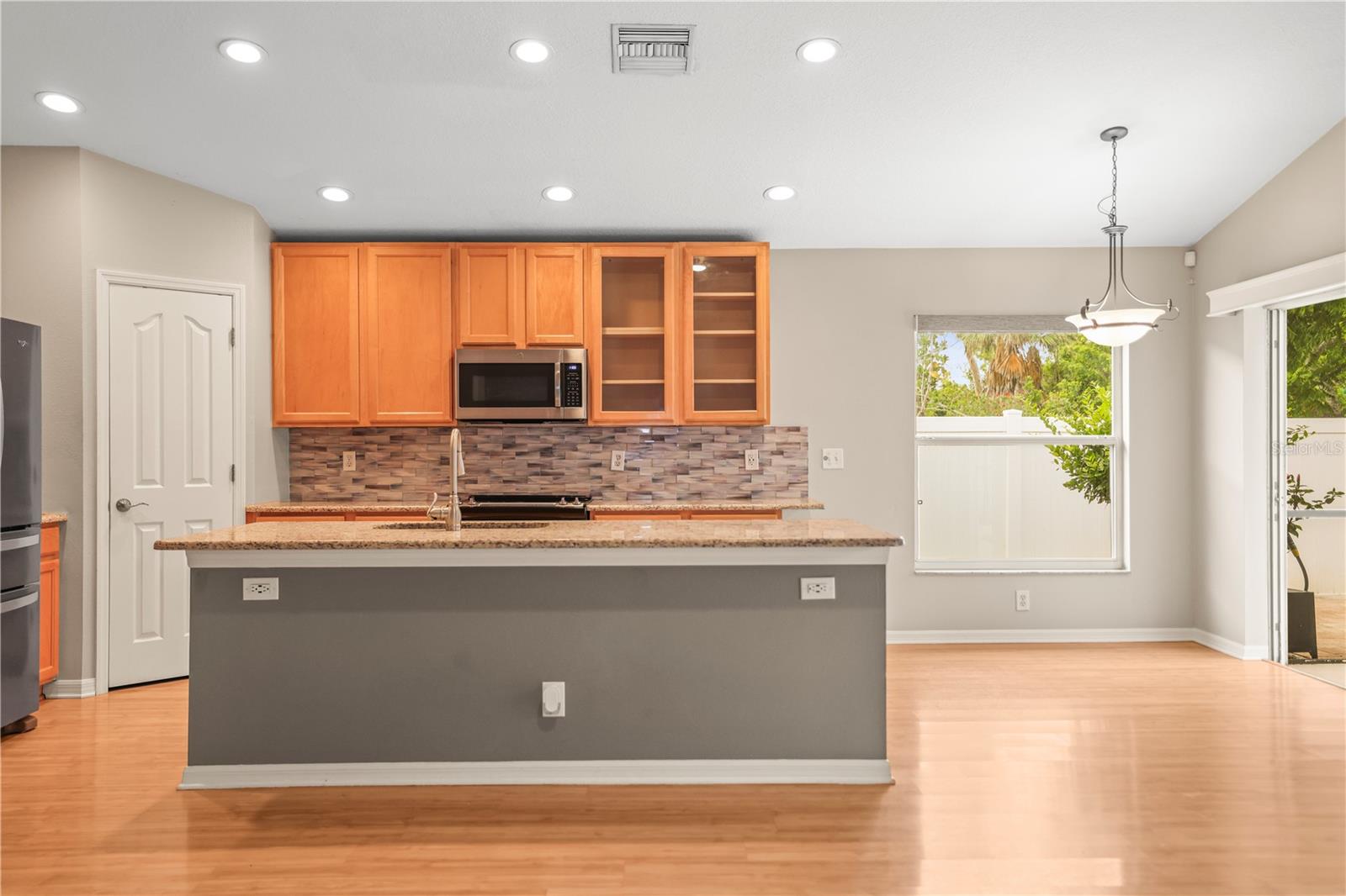 Image 36 of 74 For 826 Addison Drive Ne