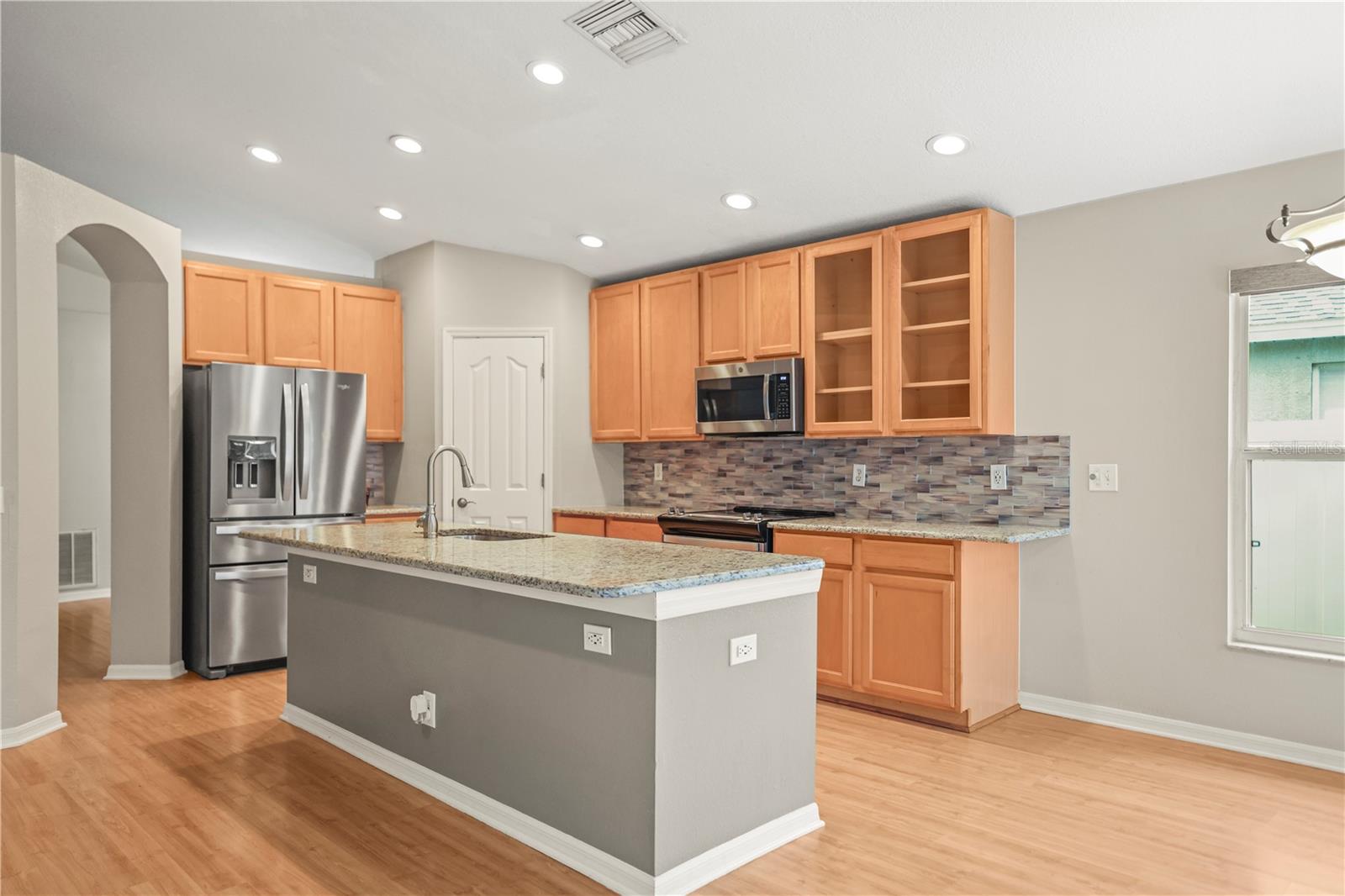 Image 37 of 74 For 826 Addison Drive Ne