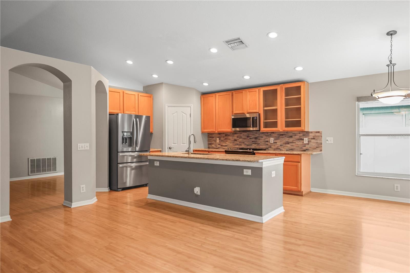 Image 38 of 74 For 826 Addison Drive Ne