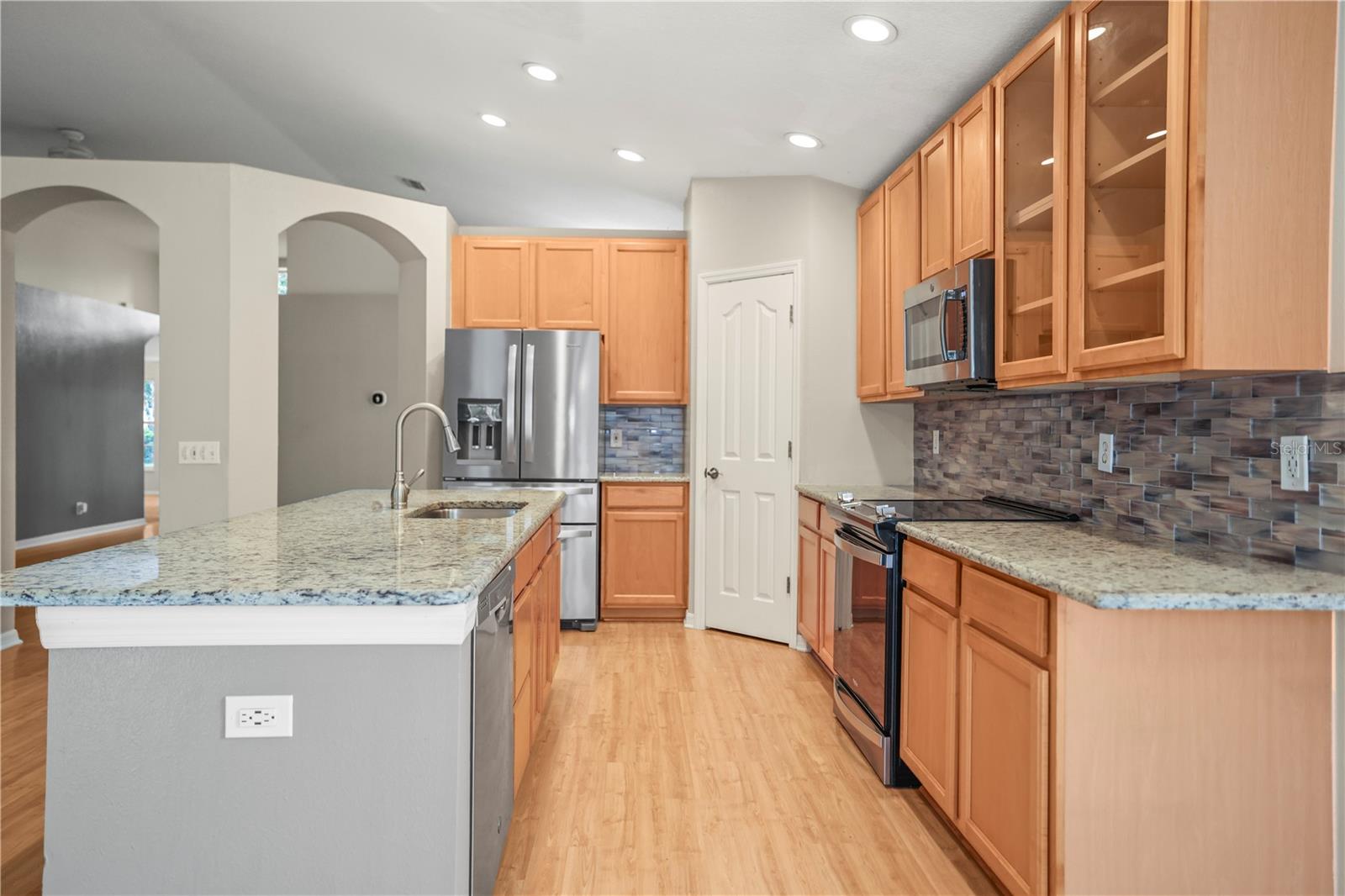 Image 39 of 74 For 826 Addison Drive Ne