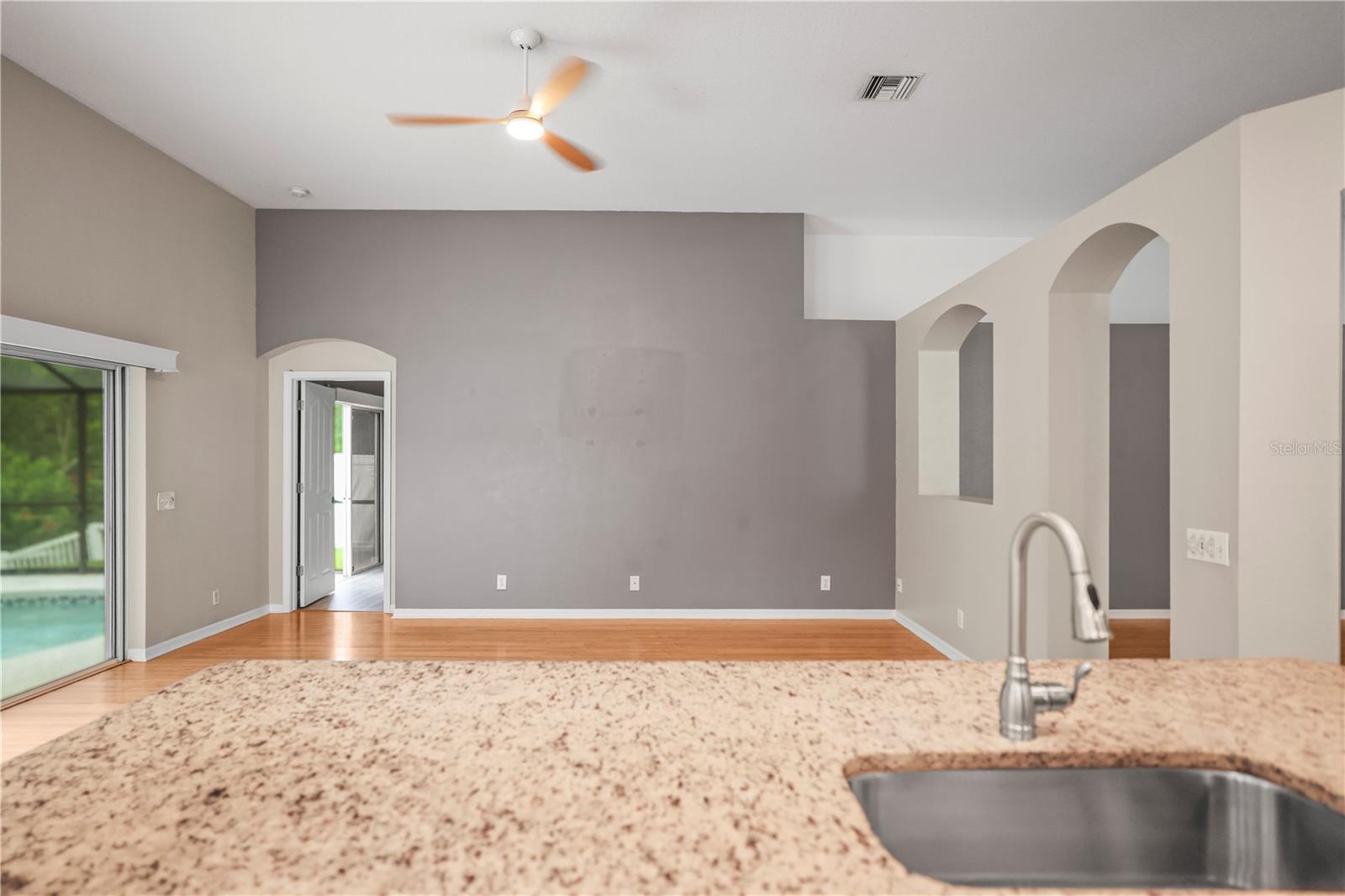 Image 43 of 74 For 826 Addison Drive Ne