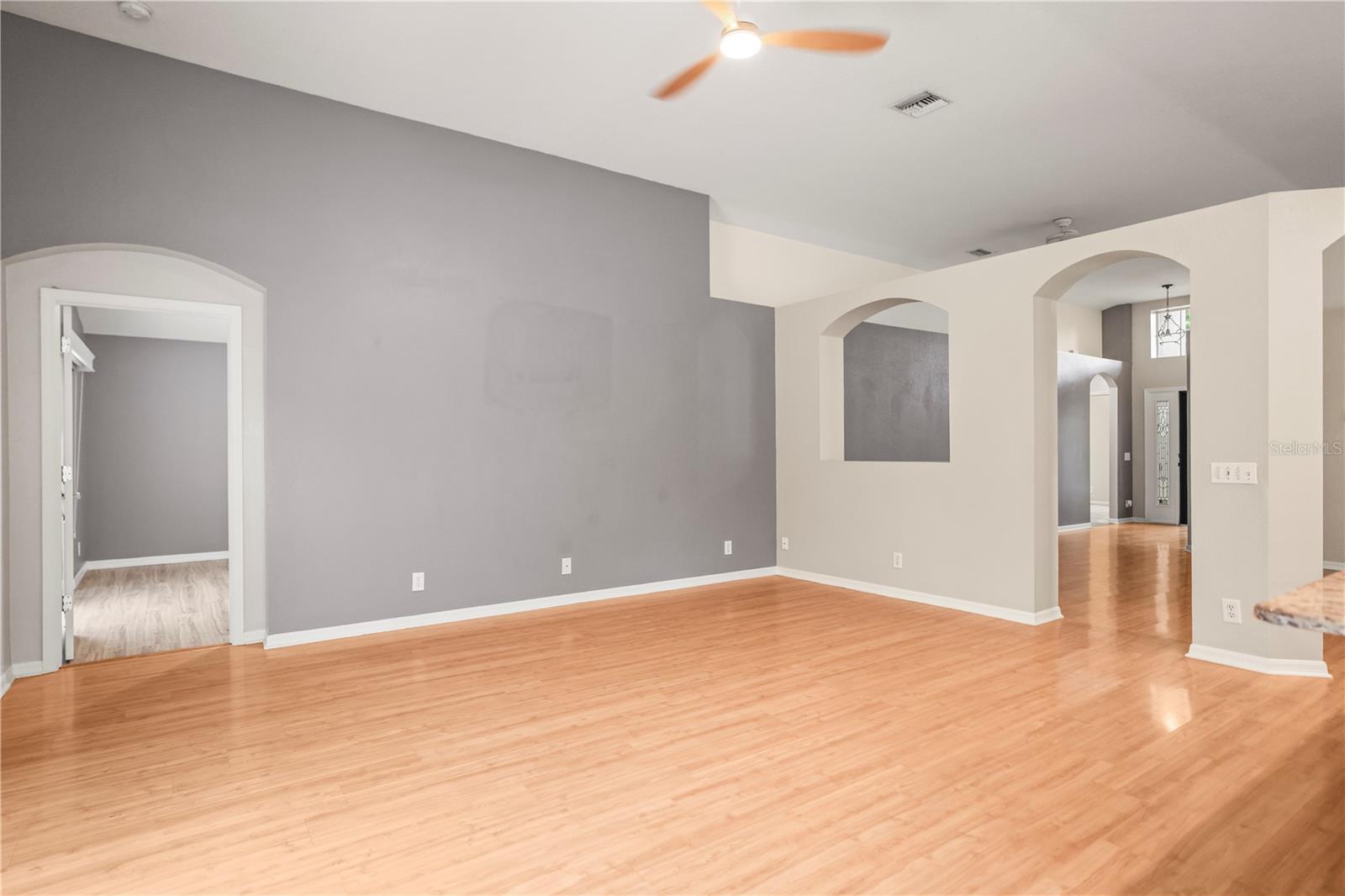 Image 45 of 74 For 826 Addison Drive Ne