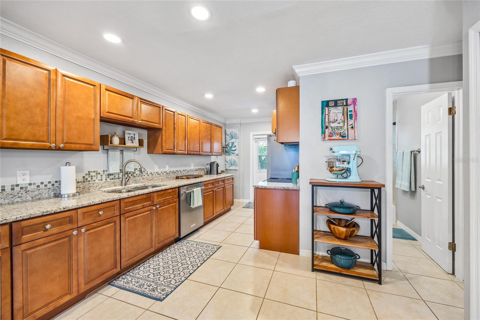 Image 11 of 41 For 10095 Oakhurst Rd