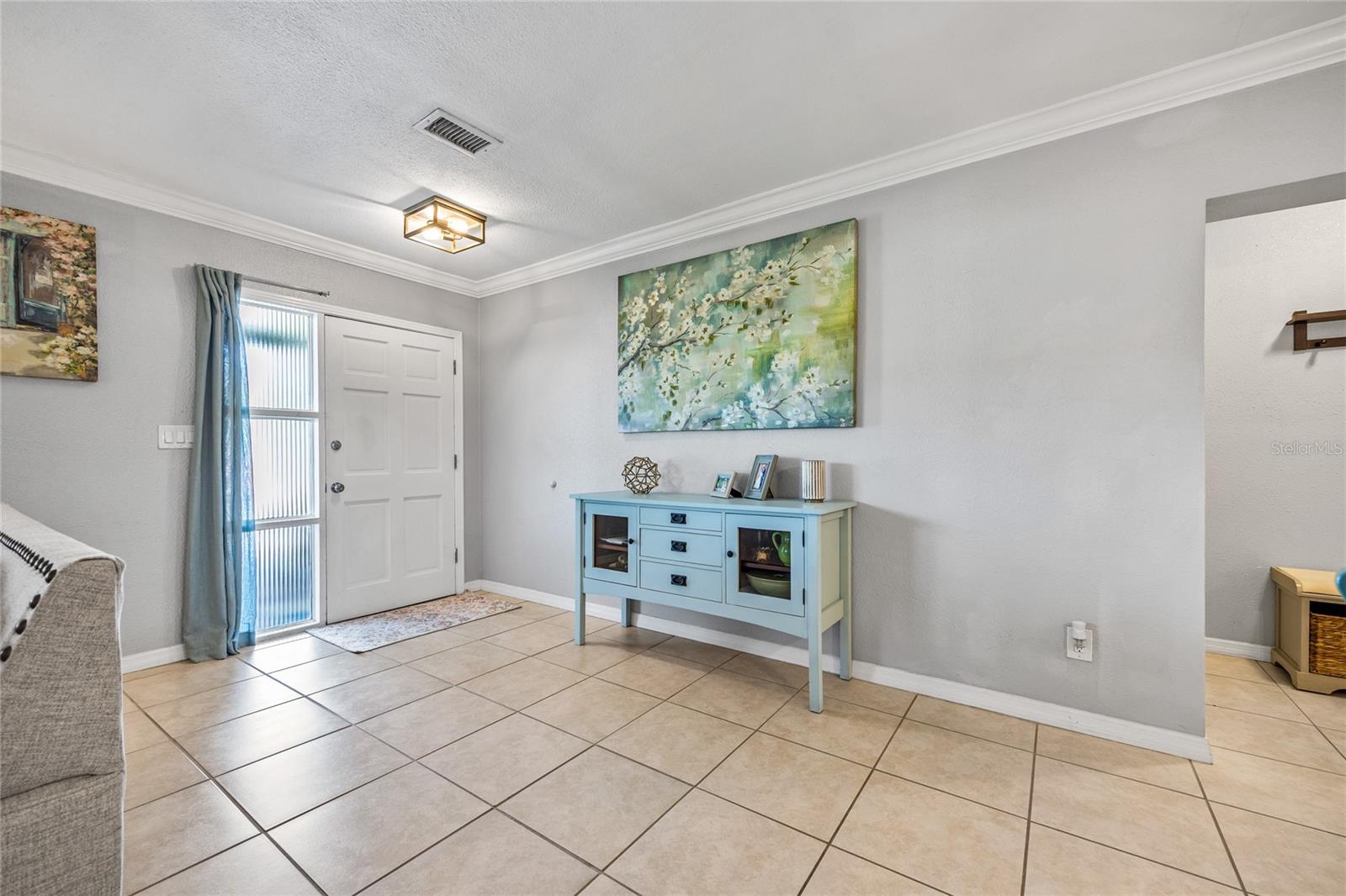 Image 6 of 41 For 10095 Oakhurst Rd