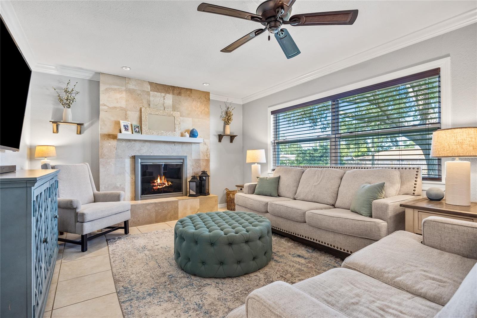 Image 7 of 41 For 10095 Oakhurst Rd