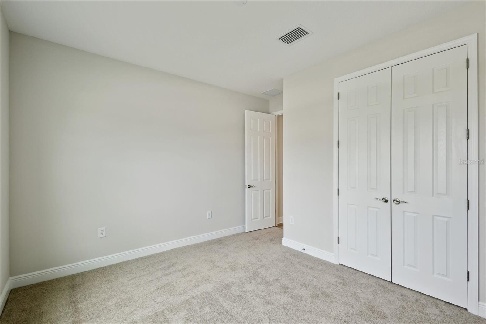 Listing photo id 19 for 3448 Yellow Leaf Circle