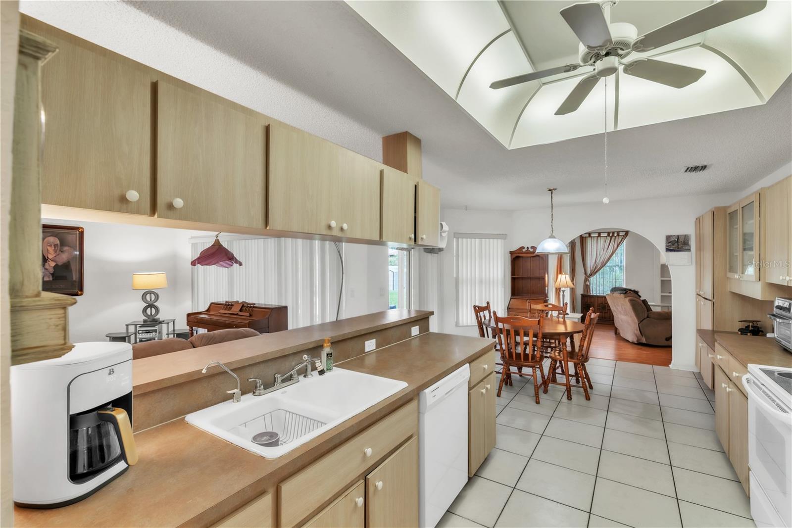 Listing photo id 15 for 22946 Brownwood Court