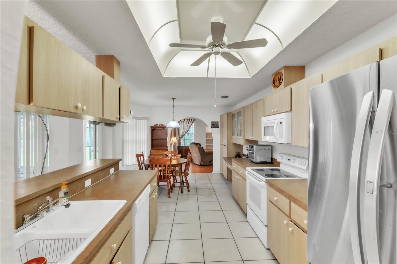 Listing photo id 16 for 22946 Brownwood Court
