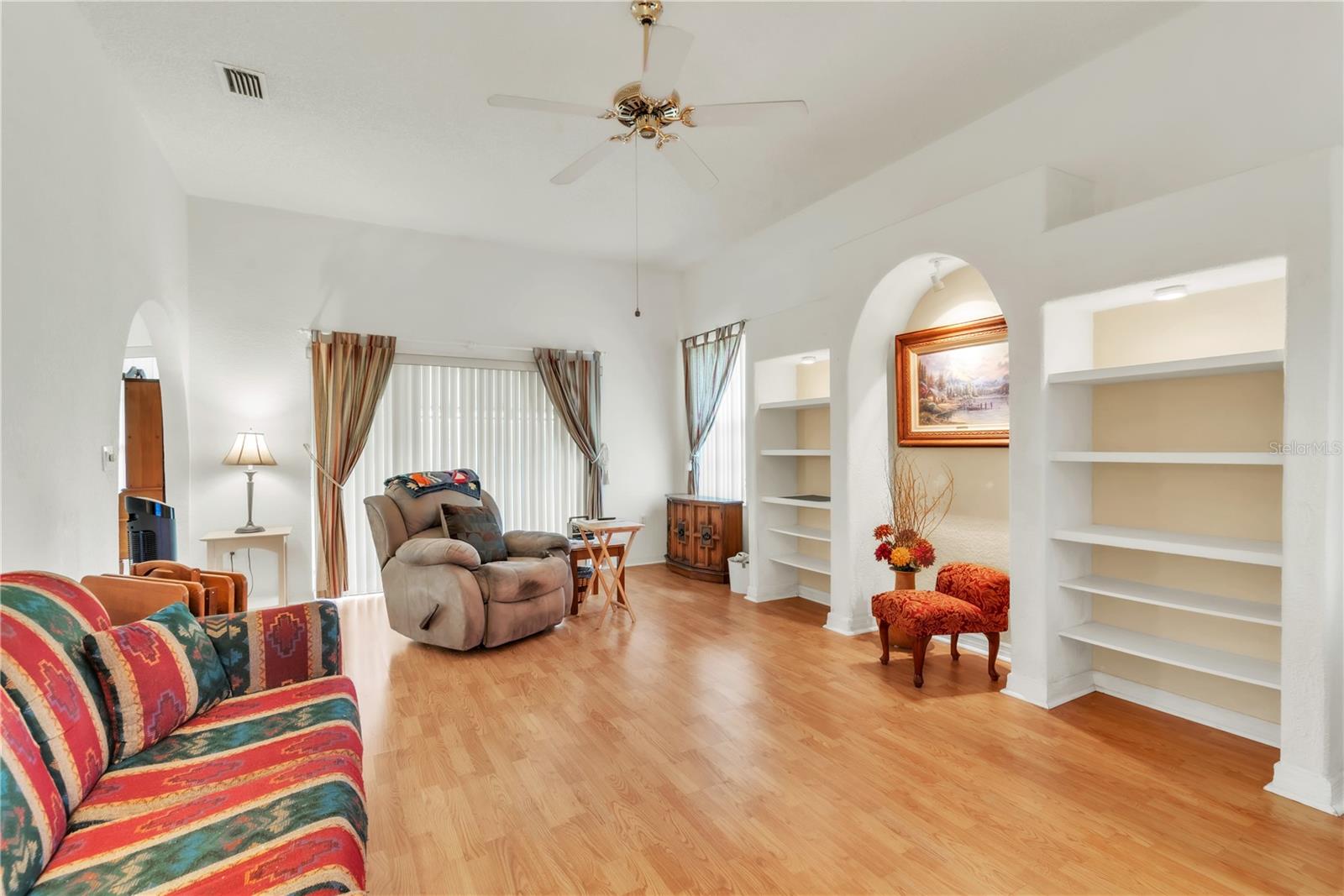 Listing photo id 19 for 22946 Brownwood Court