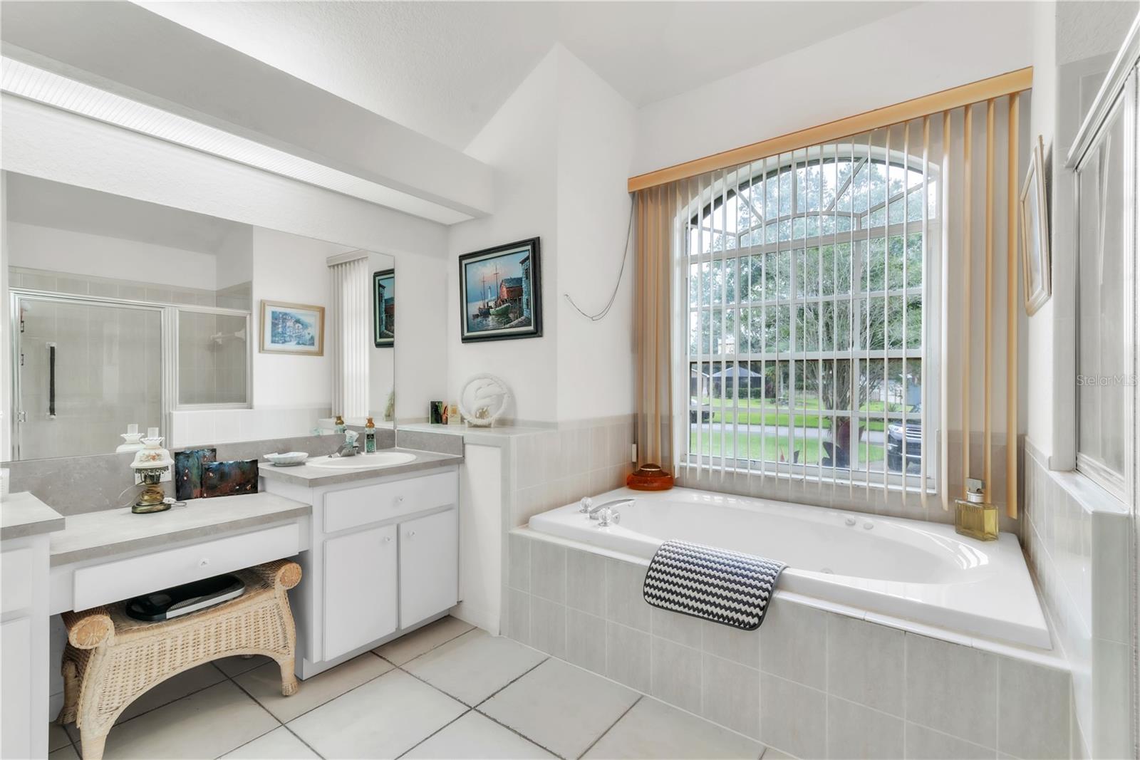 Listing photo id 26 for 22946 Brownwood Court