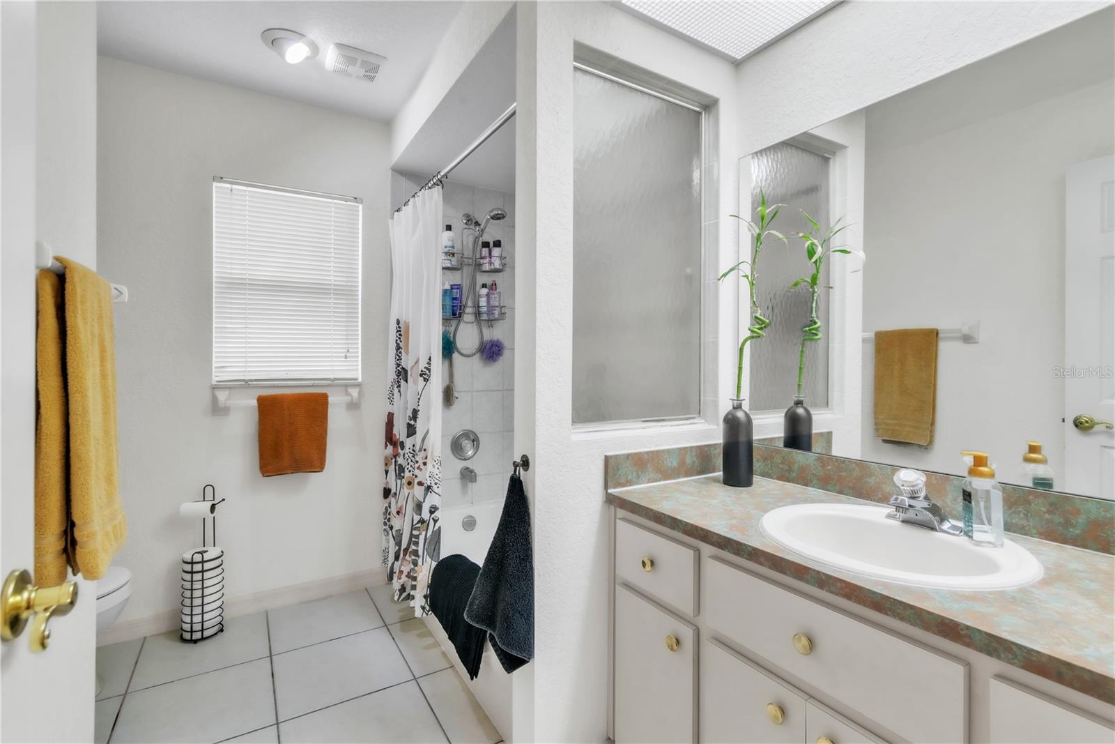 Listing photo id 31 for 22946 Brownwood Court