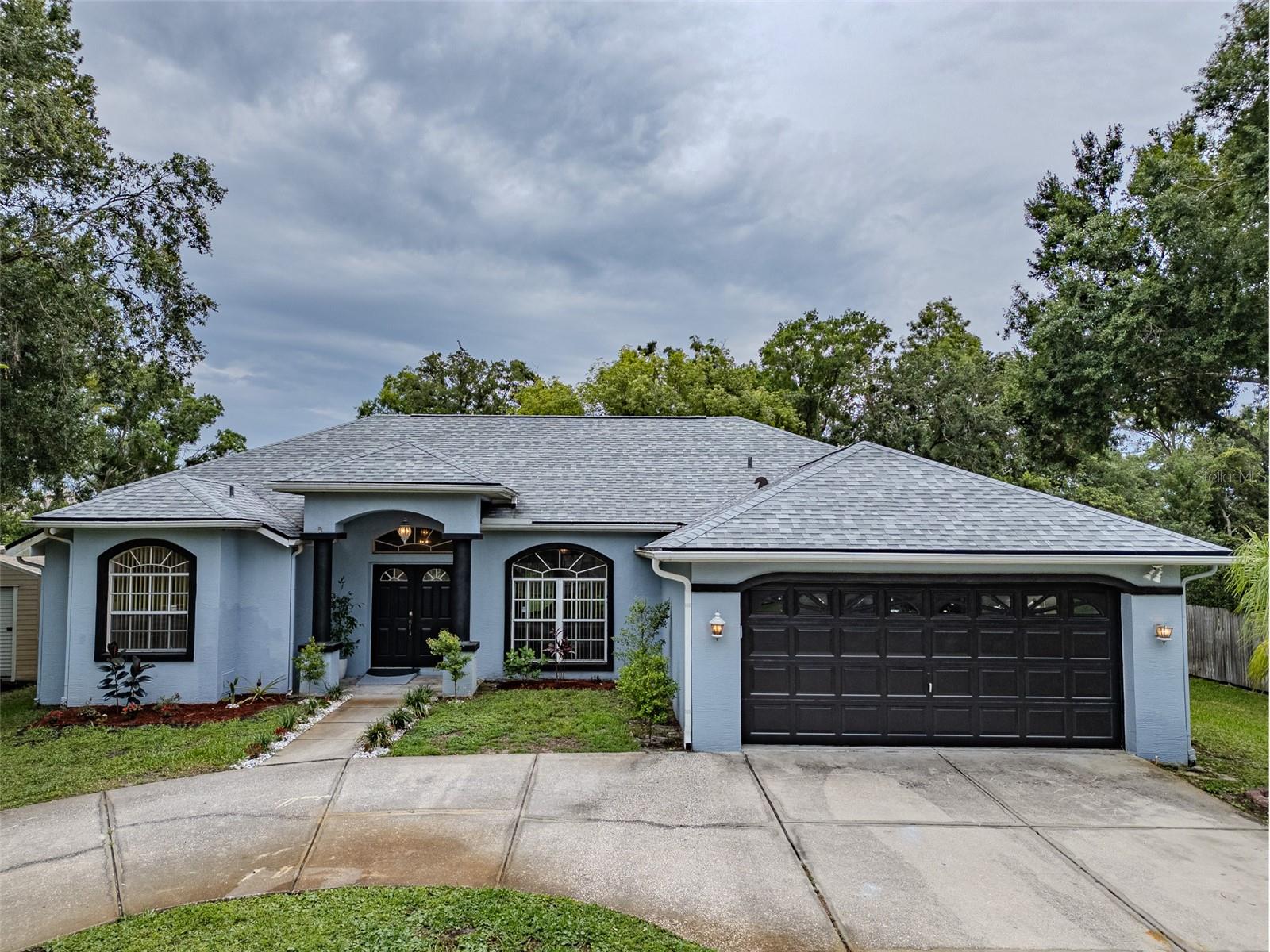 Listing photo id 2 for 22946 Brownwood Court