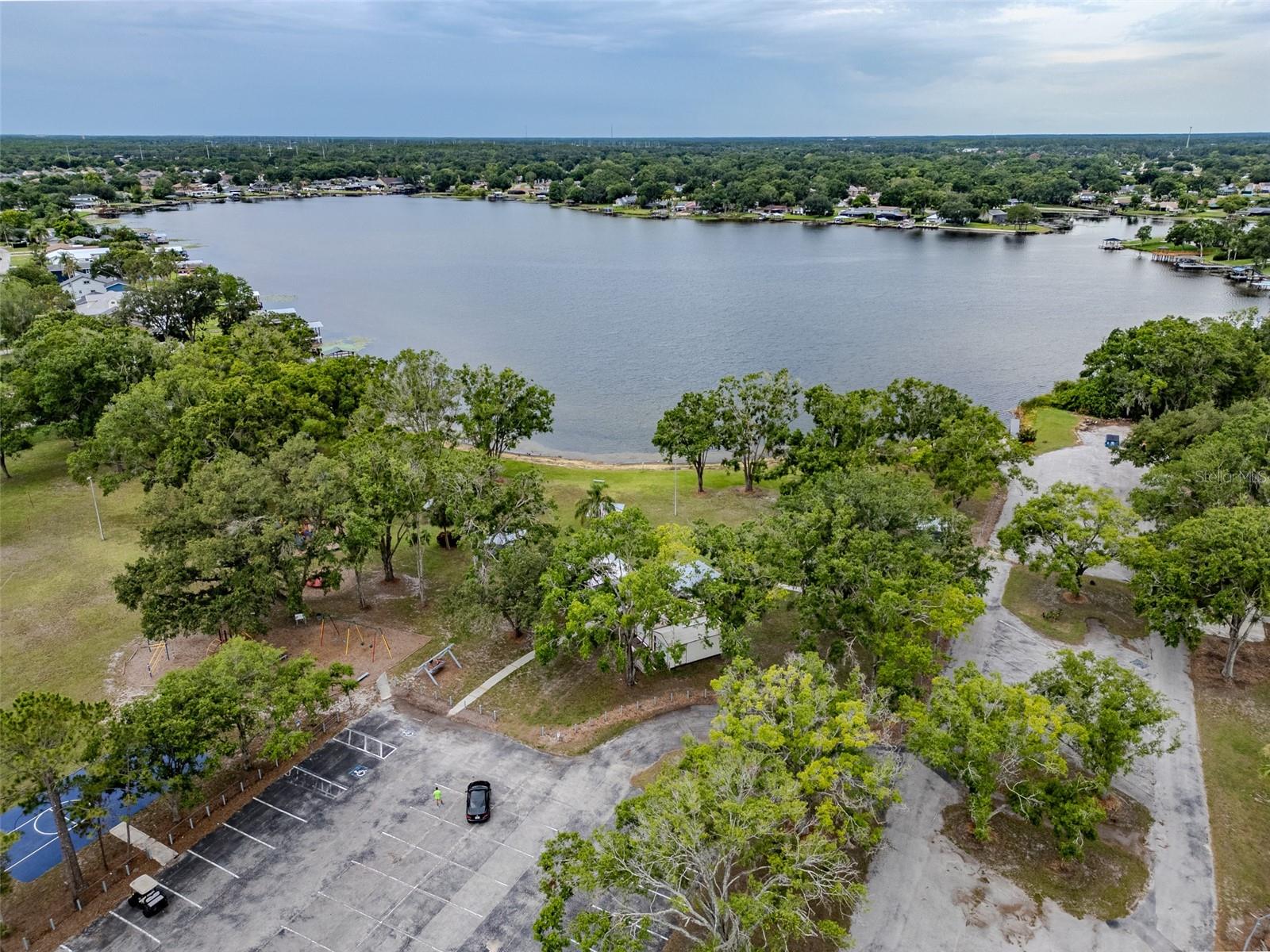 Listing photo id 43 for 22946 Brownwood Court