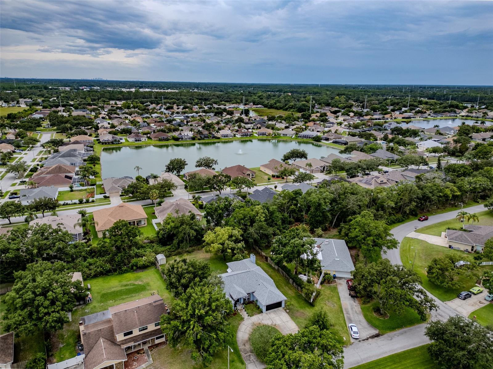Listing photo id 44 for 22946 Brownwood Court