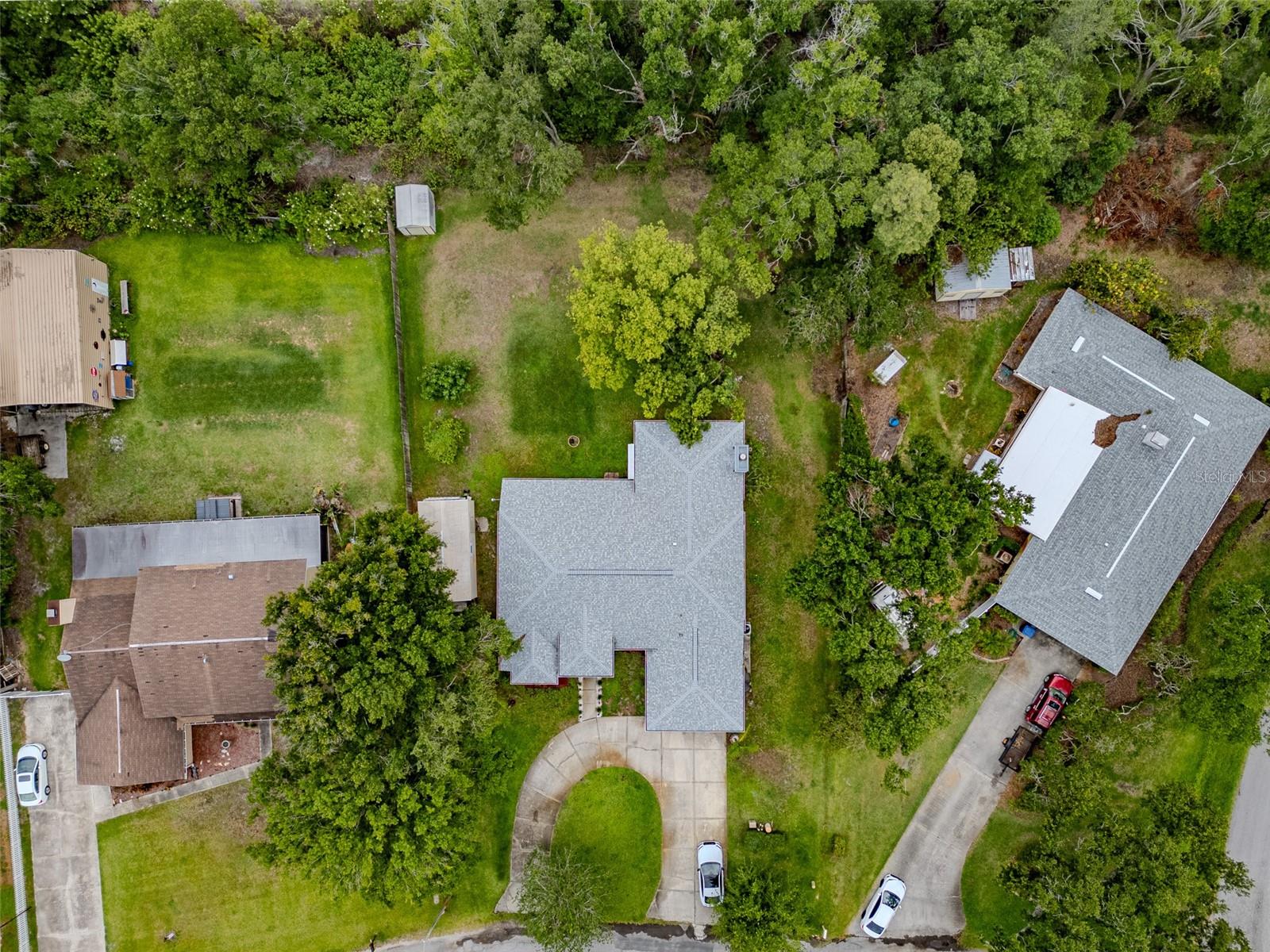 Listing photo id 4 for 22946 Brownwood Court