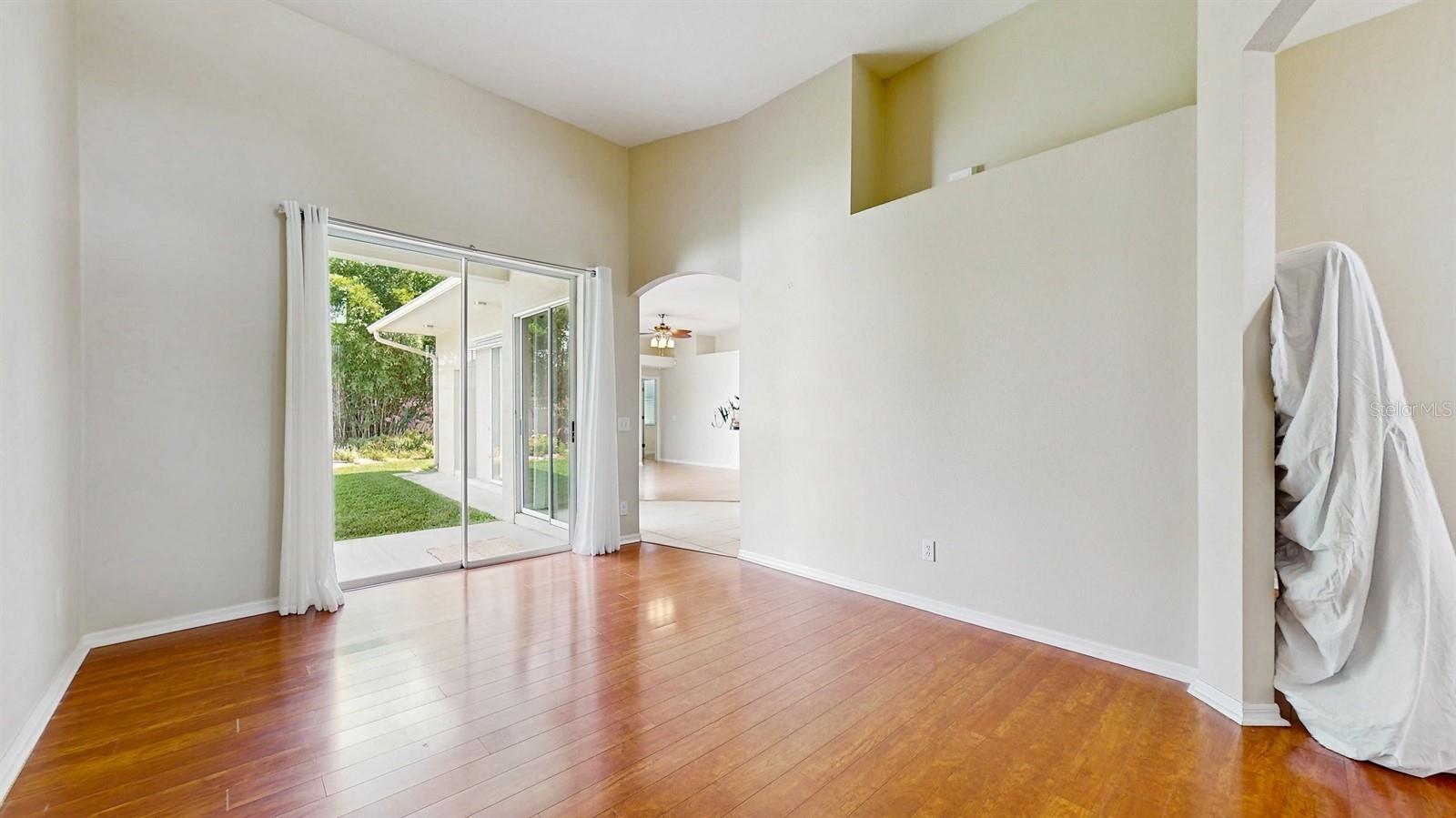 Image 22 of 38 For 2728 Abbey Grove Drive