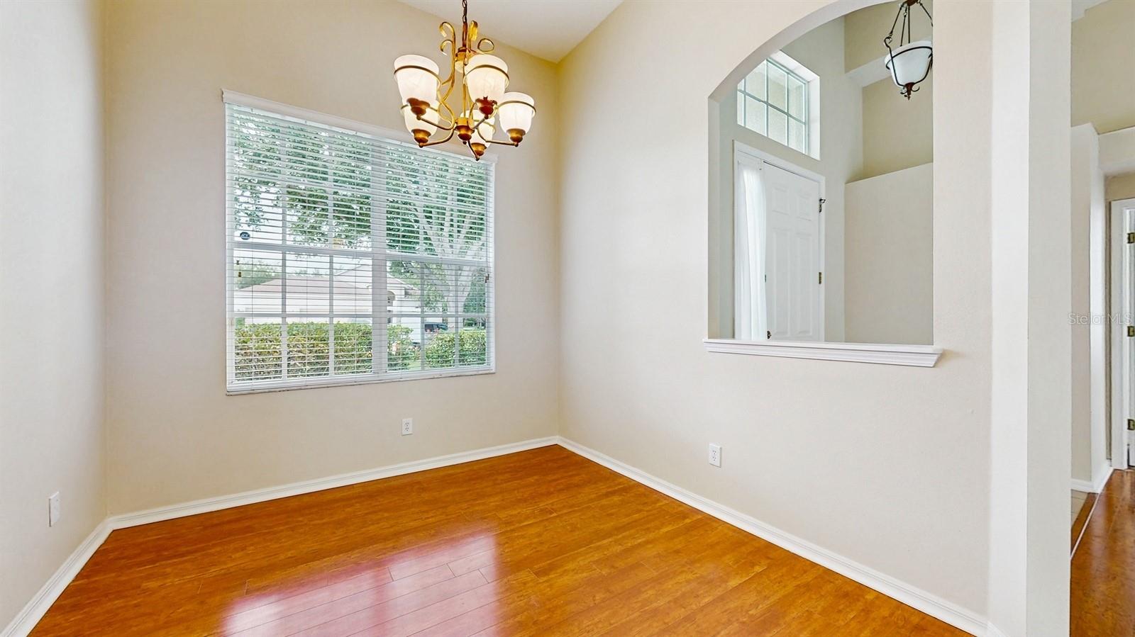 Image 7 of 38 For 2728 Abbey Grove Drive