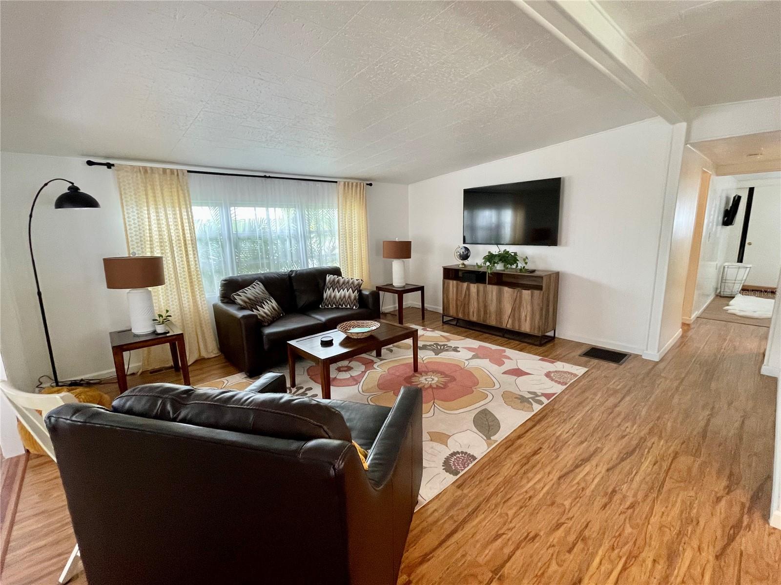 Image 5 of 34 For 34091 Alamanda Drive N
