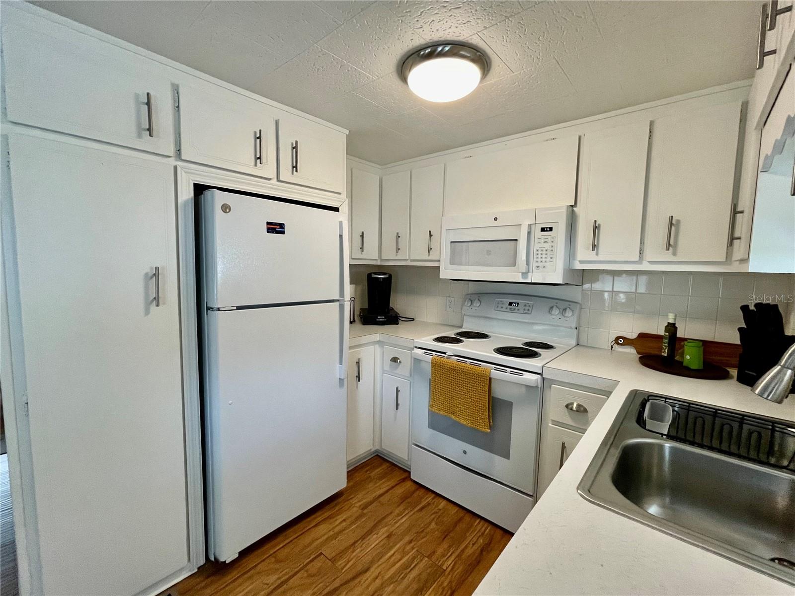 Image 7 of 34 For 34091 Alamanda Drive N