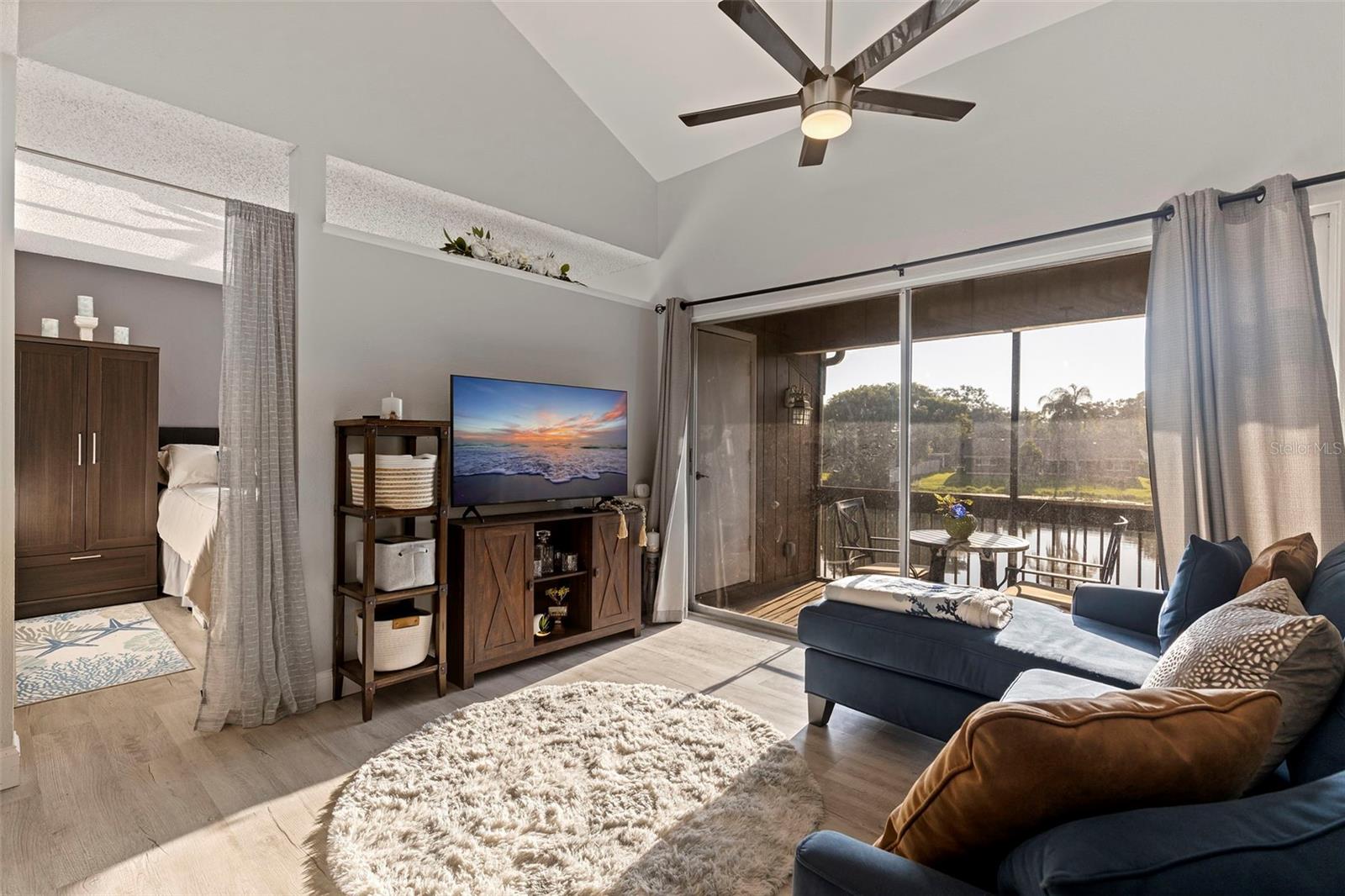 Image 11 of 22 For 10423 Carrollbrook Circle 203