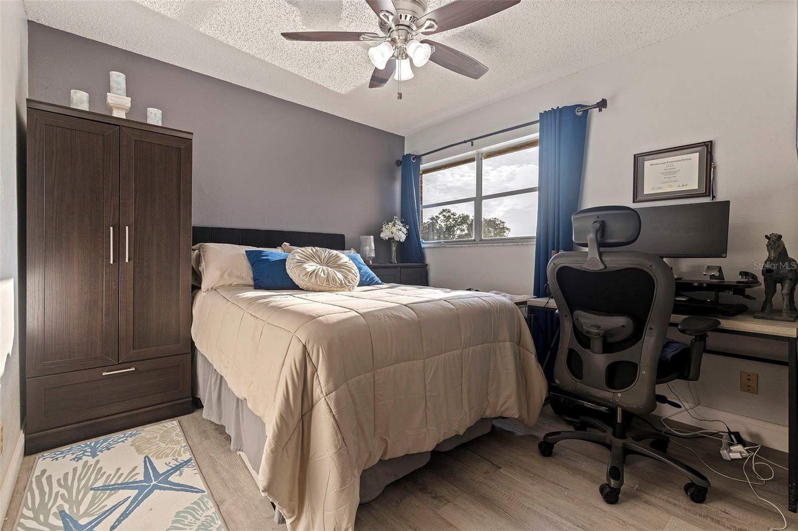 Image 15 of 22 For 10423 Carrollbrook Circle 203