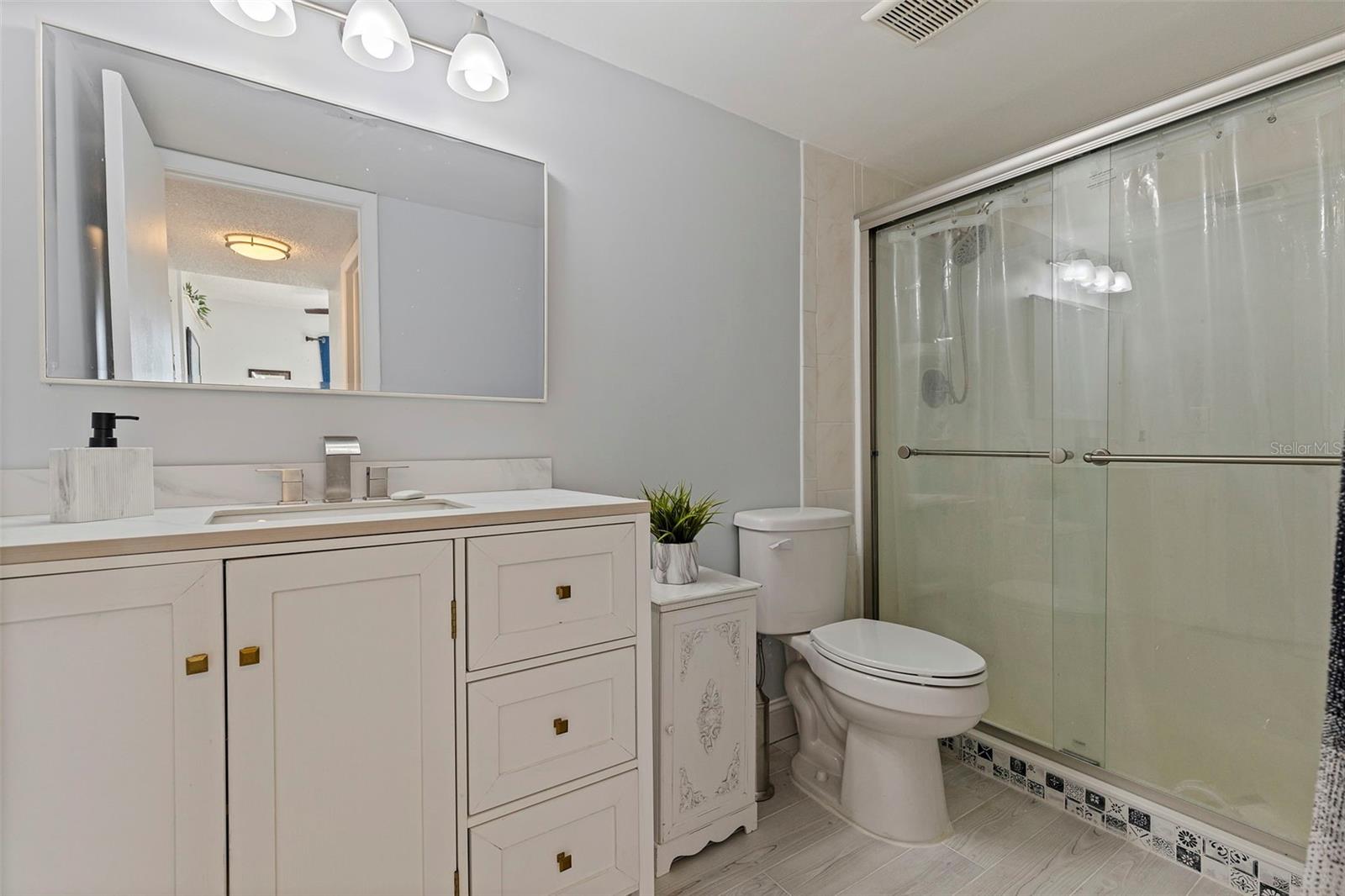 Image 17 of 22 For 10423 Carrollbrook Circle 203