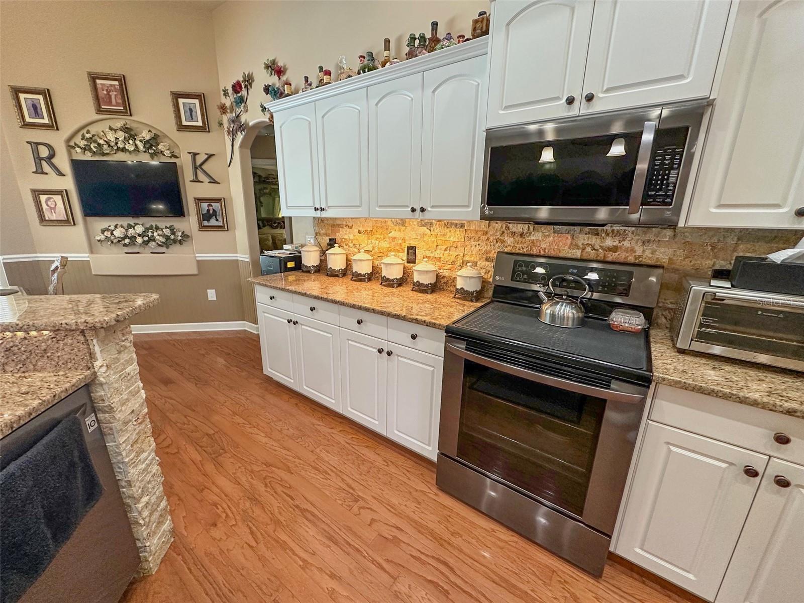 Image 11 of 92 For 13807 Eagles Rock Court