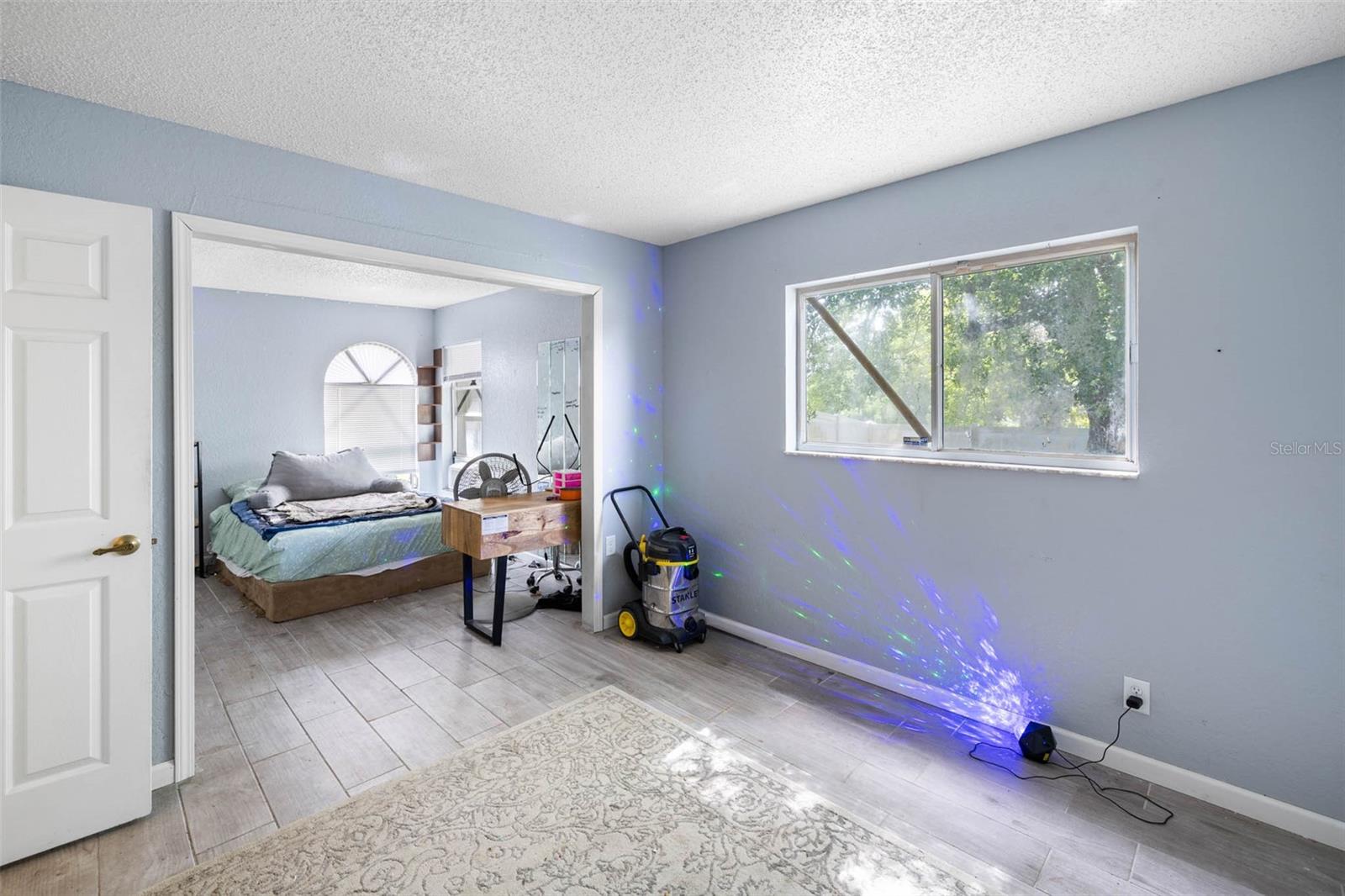 Listing photo id 23 for 9642 Elgin Boulevard
