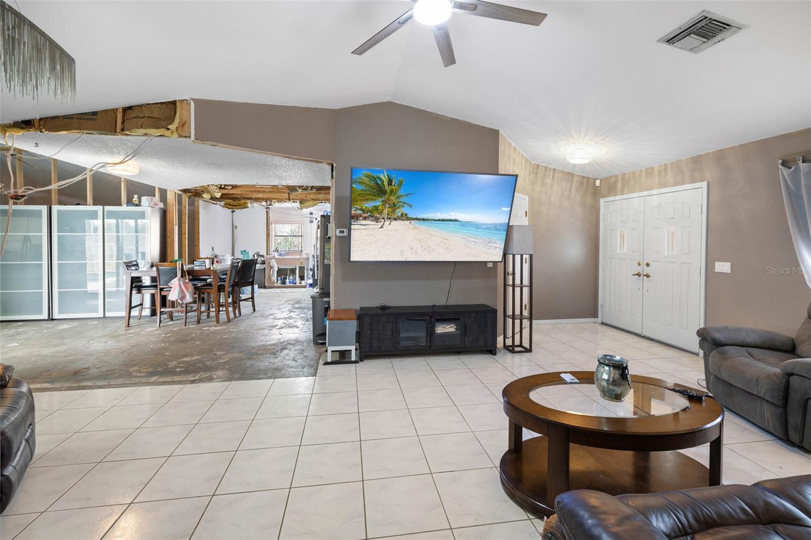 Listing photo id 26 for 9642 Elgin Boulevard