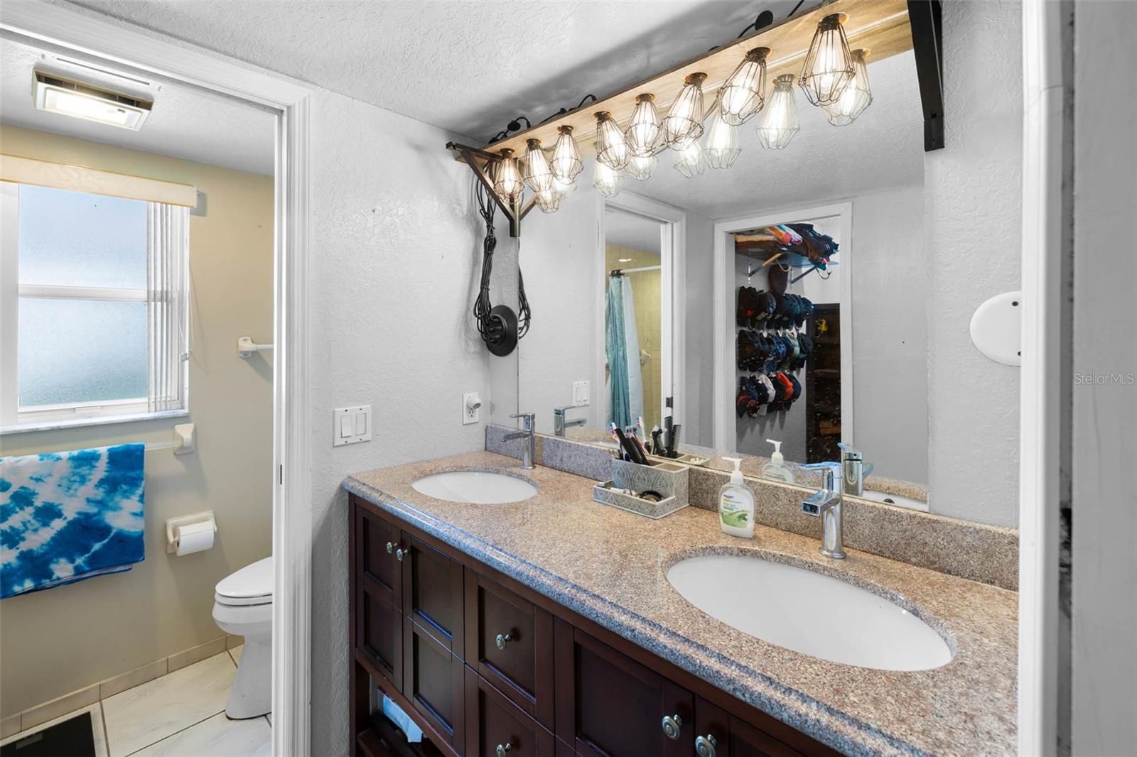 Listing photo id 34 for 9642 Elgin Boulevard