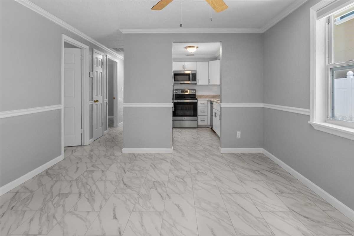 Image 17 of 54 For 5611 Burlington Avenue N