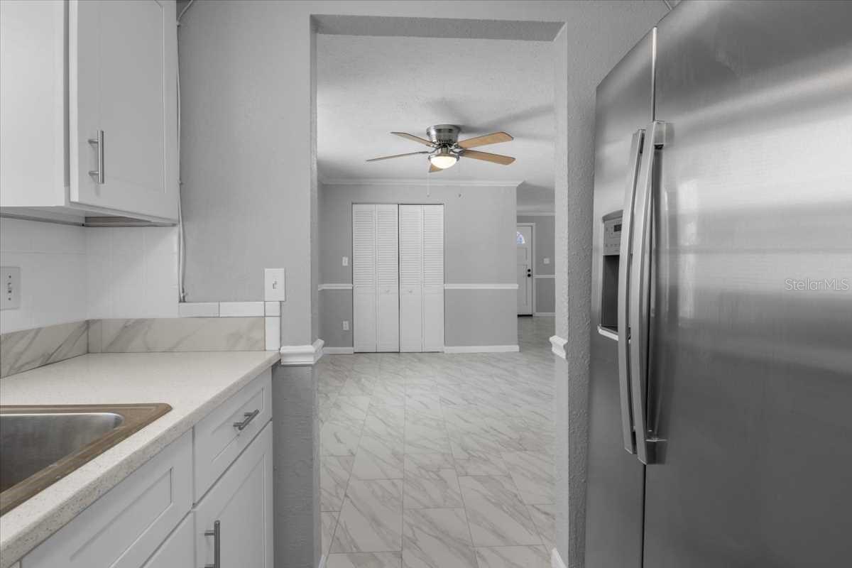 Image 22 of 54 For 5611 Burlington Avenue N
