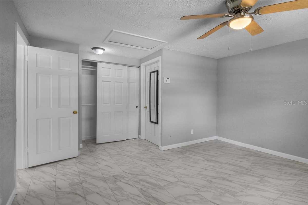 Image 24 of 54 For 5611 Burlington Avenue N