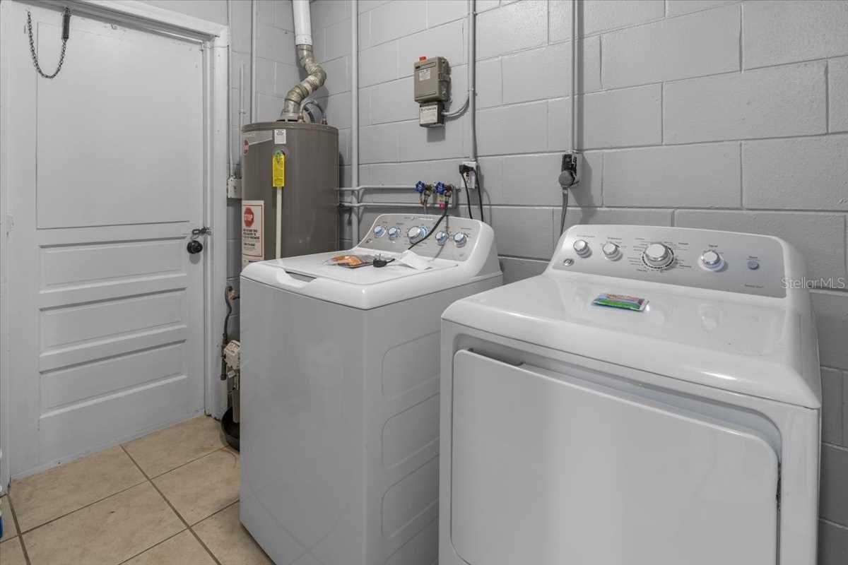 Image 25 of 54 For 5611 Burlington Avenue N