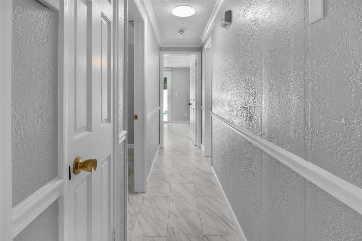 Image 27 of 54 For 5611 Burlington Avenue N
