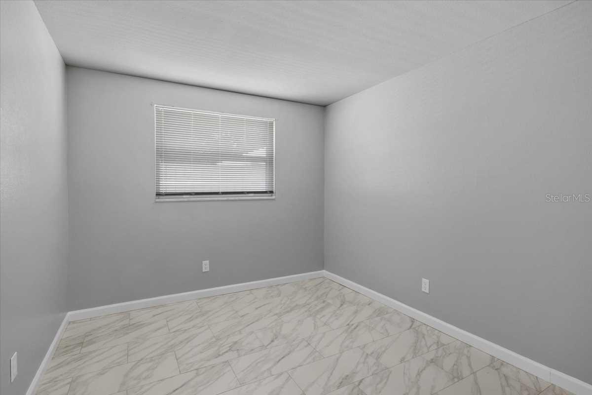 Image 31 of 54 For 5611 Burlington Avenue N