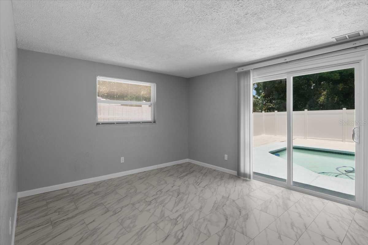 Image 34 of 54 For 5611 Burlington Avenue N