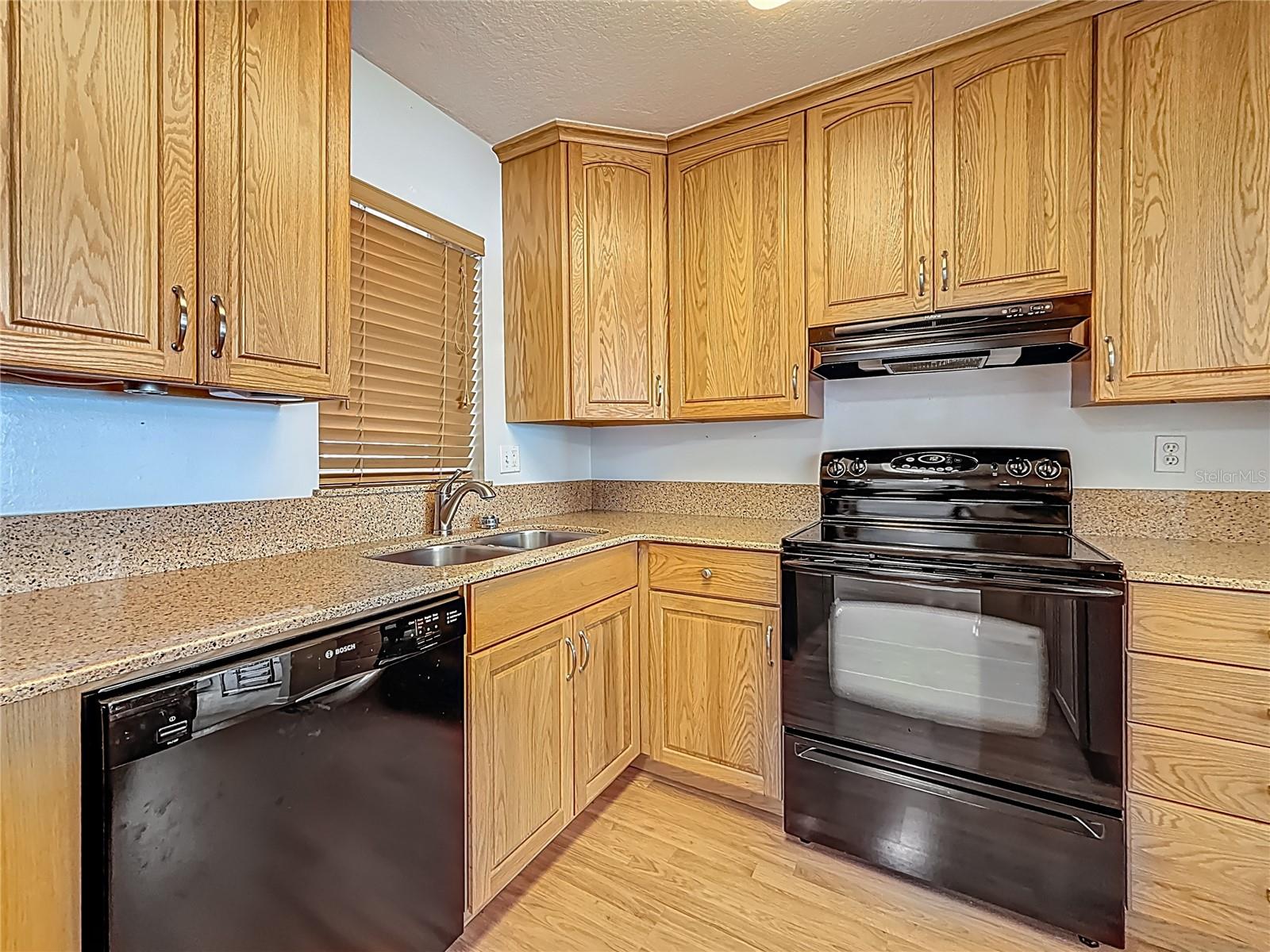 Image 16 of 57 For 7665 Sun Island Drive 206