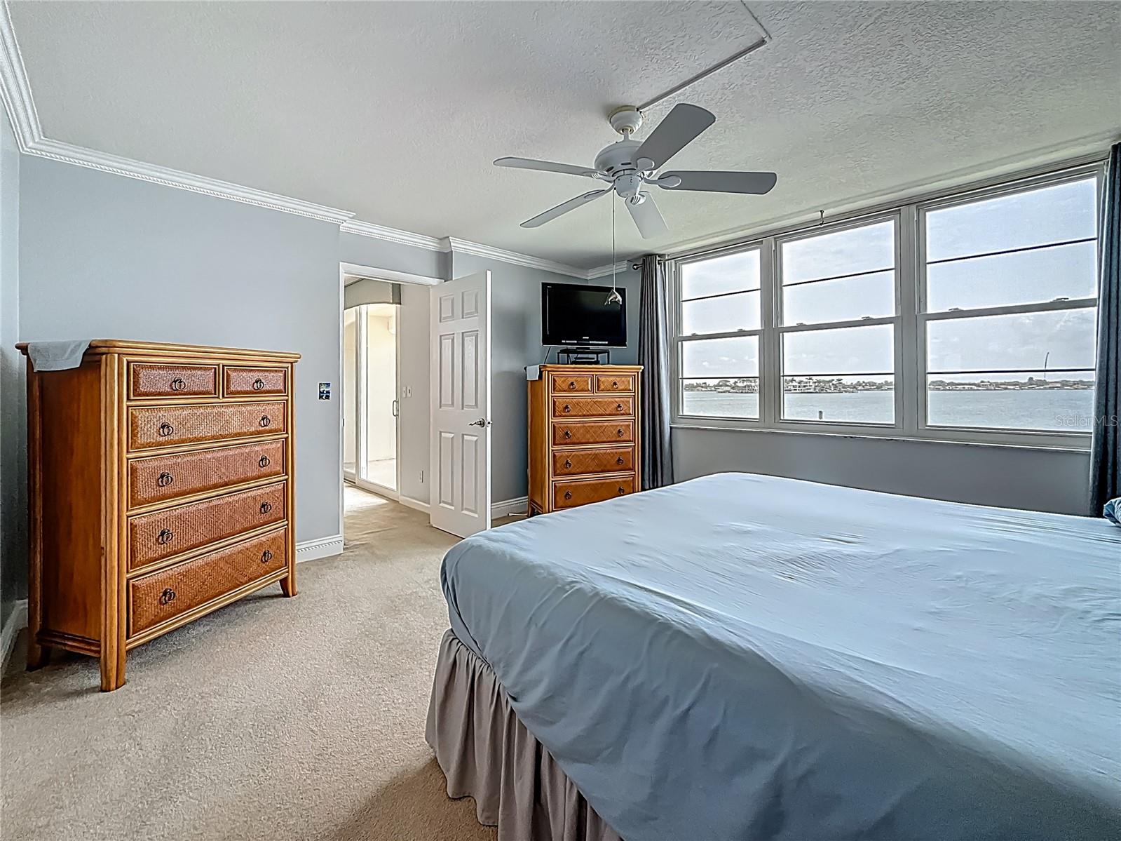 Image 22 of 57 For 7665 Sun Island Drive 206