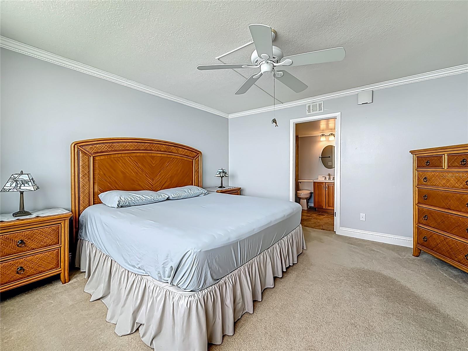 Image 23 of 57 For 7665 Sun Island Drive 206