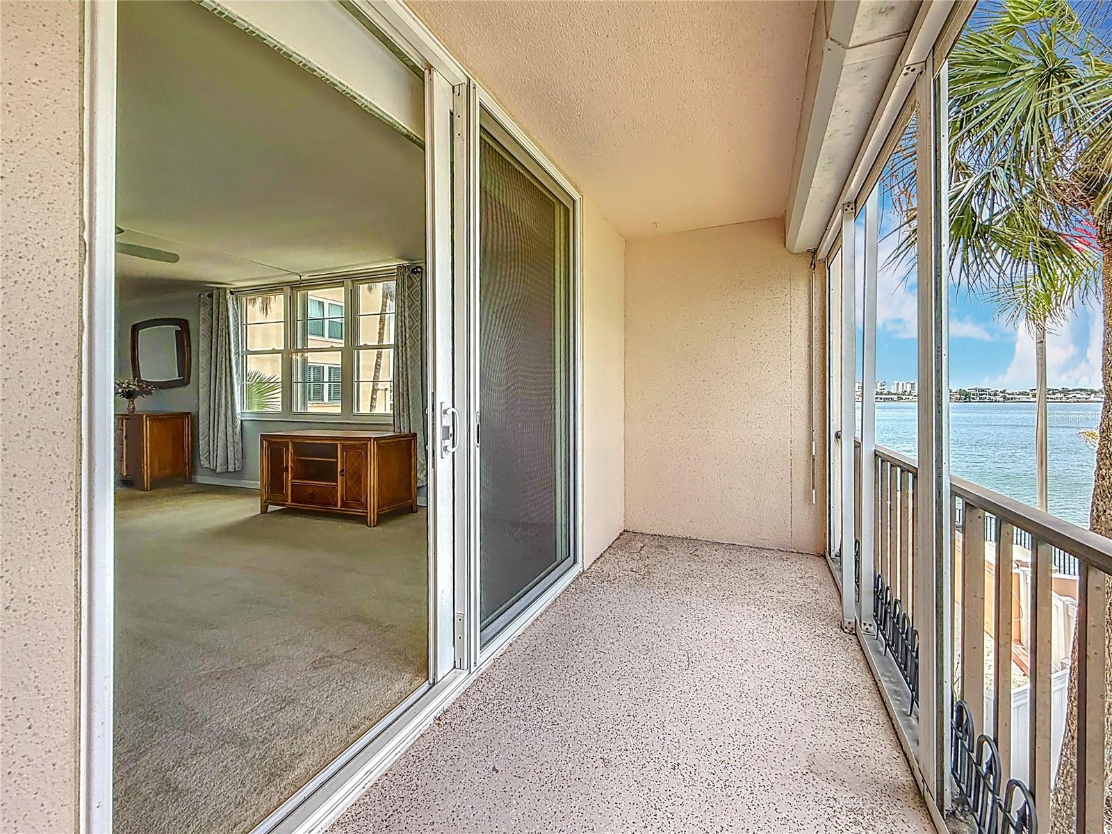 Image 39 of 57 For 7665 Sun Island Drive 206