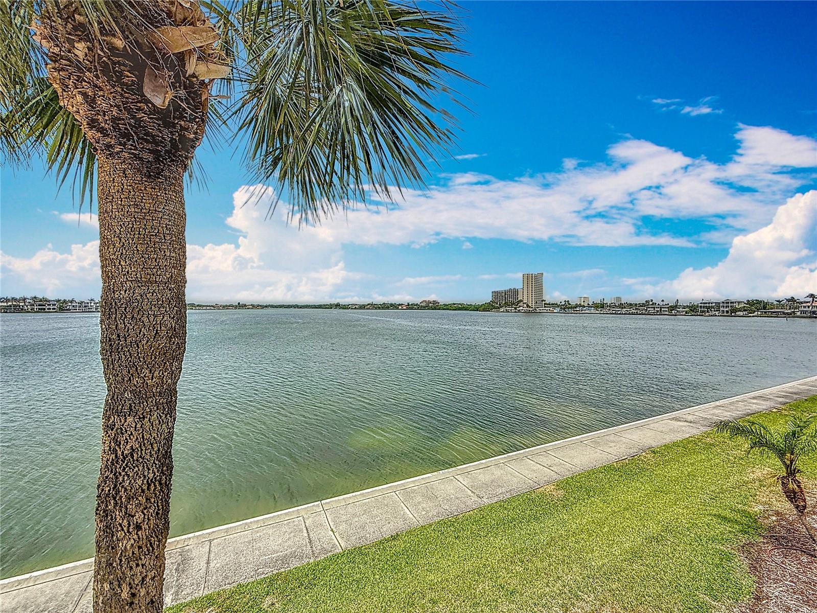 Image 40 of 57 For 7665 Sun Island Drive 206