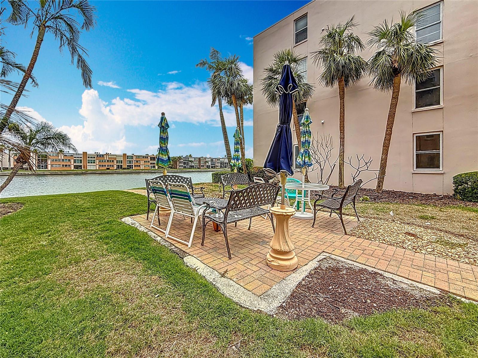 Image 43 of 57 For 7665 Sun Island Drive 206