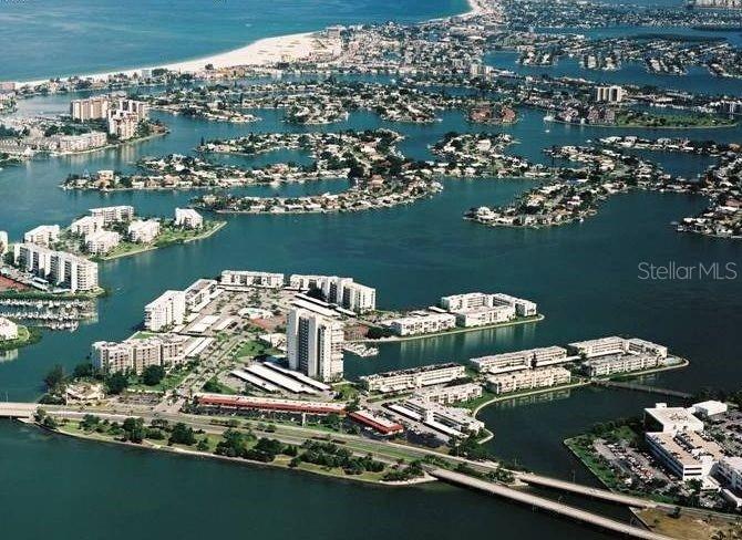 Image 50 of 57 For 7665 Sun Island Drive 206