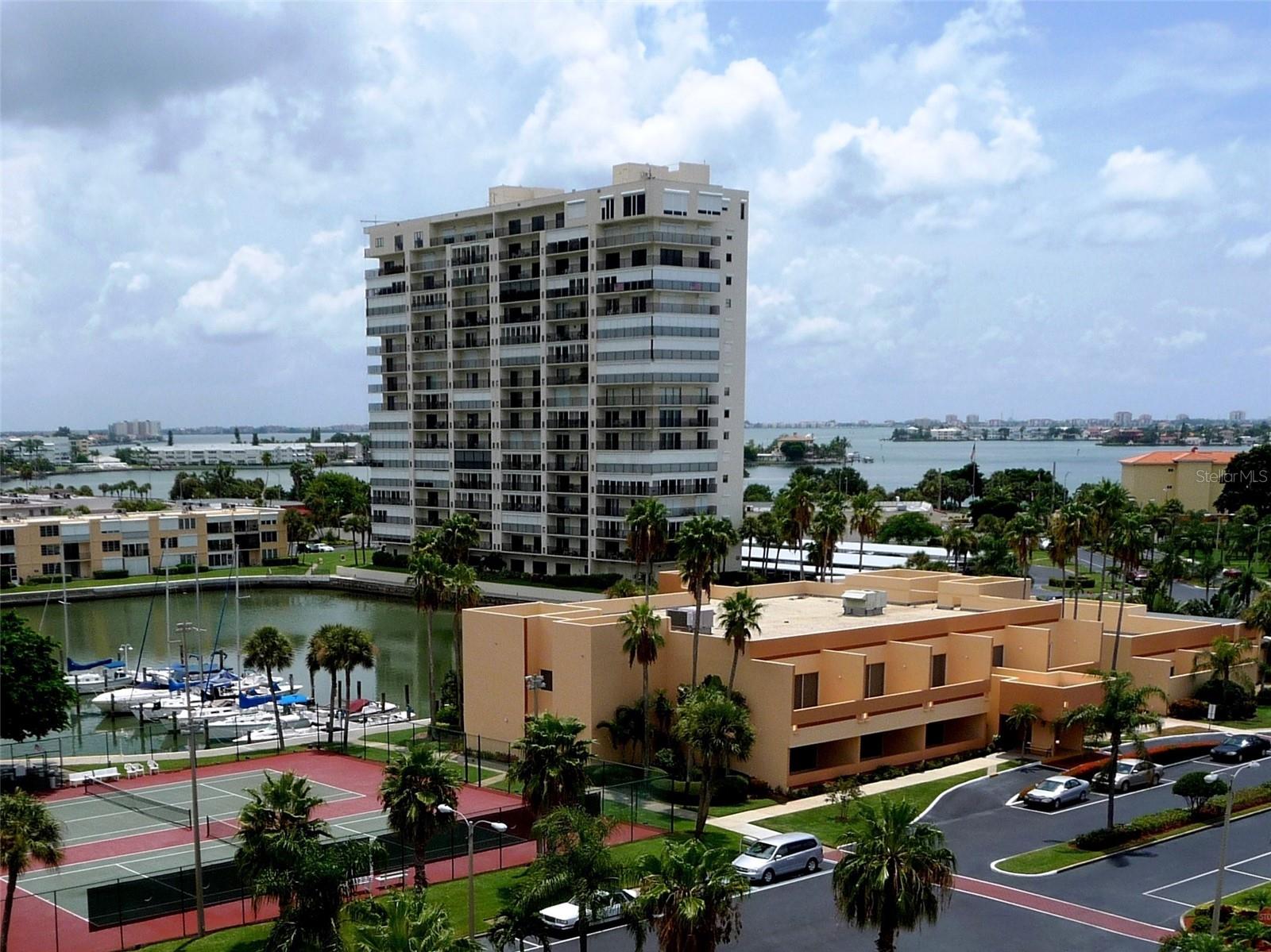 Image 51 of 57 For 7665 Sun Island Drive 206