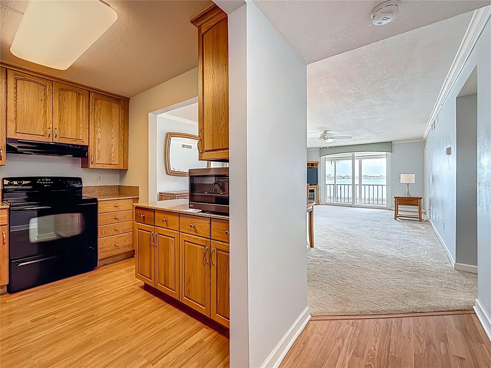 Image 6 of 57 For 7665 Sun Island Drive 206