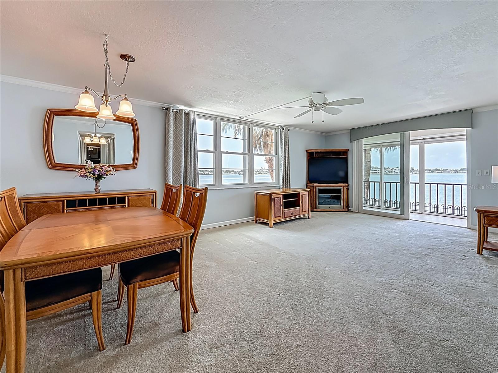 Image 8 of 57 For 7665 Sun Island Drive 206