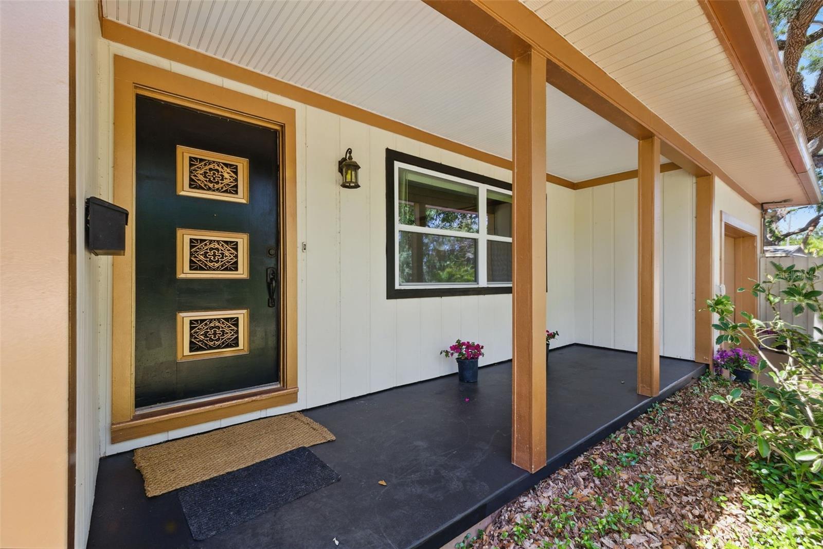 Listing photo id 8 for 4926 Camellia Way S